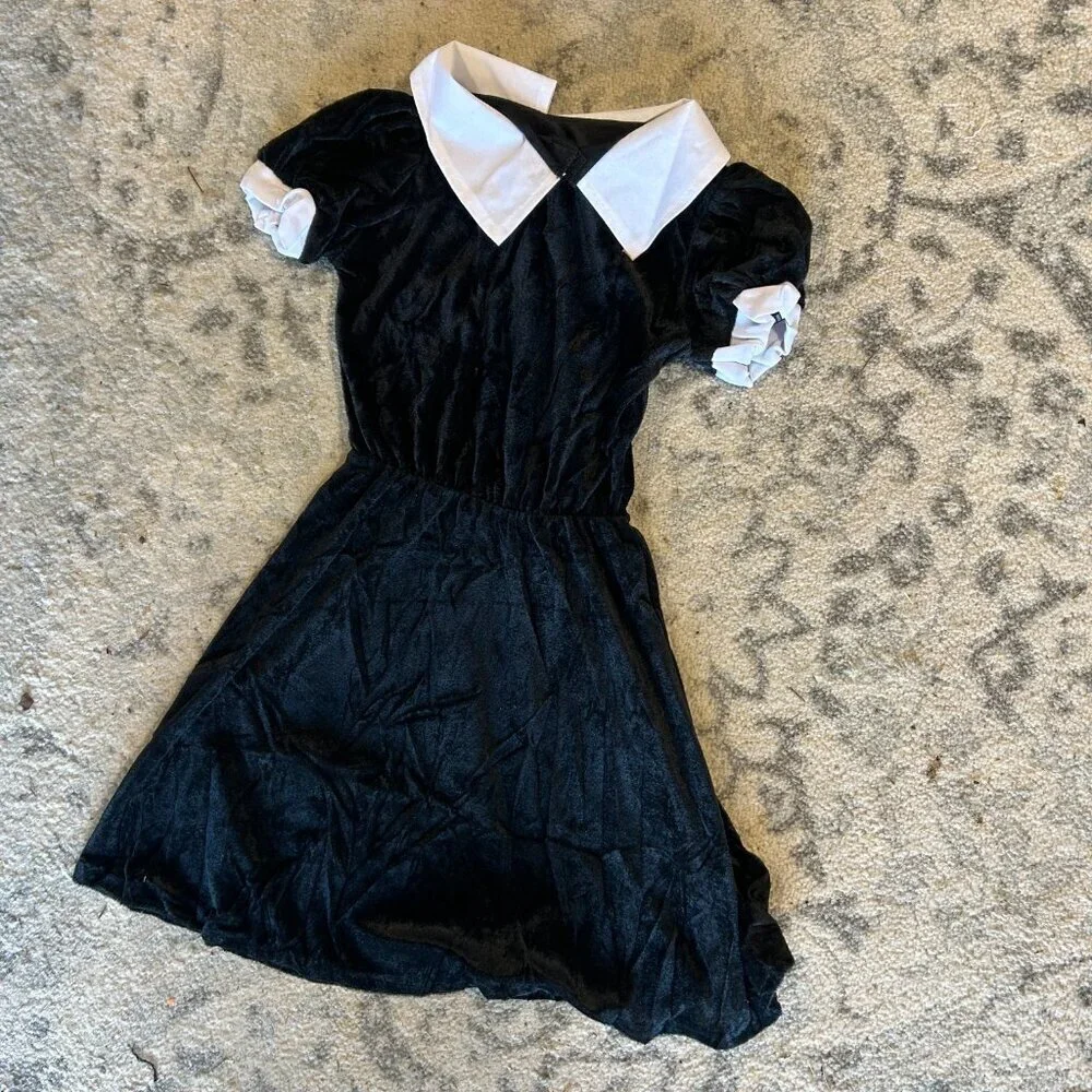 NEW Fun World Gothic Wednesday Addams Dress Girl's Halloween Costume Size Small